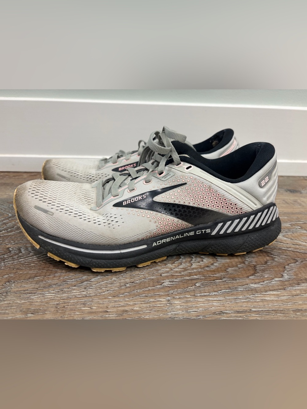 Brooks Adrenaline GTS Women’s Running Shoes - Gray with Pink and Black Size 10.5
